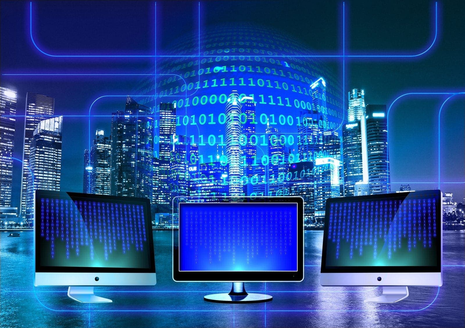 Şehir silüeti üzerinde bulut tabanlı hosting ve hızlı internet altyapısını simgeleyen görsel
